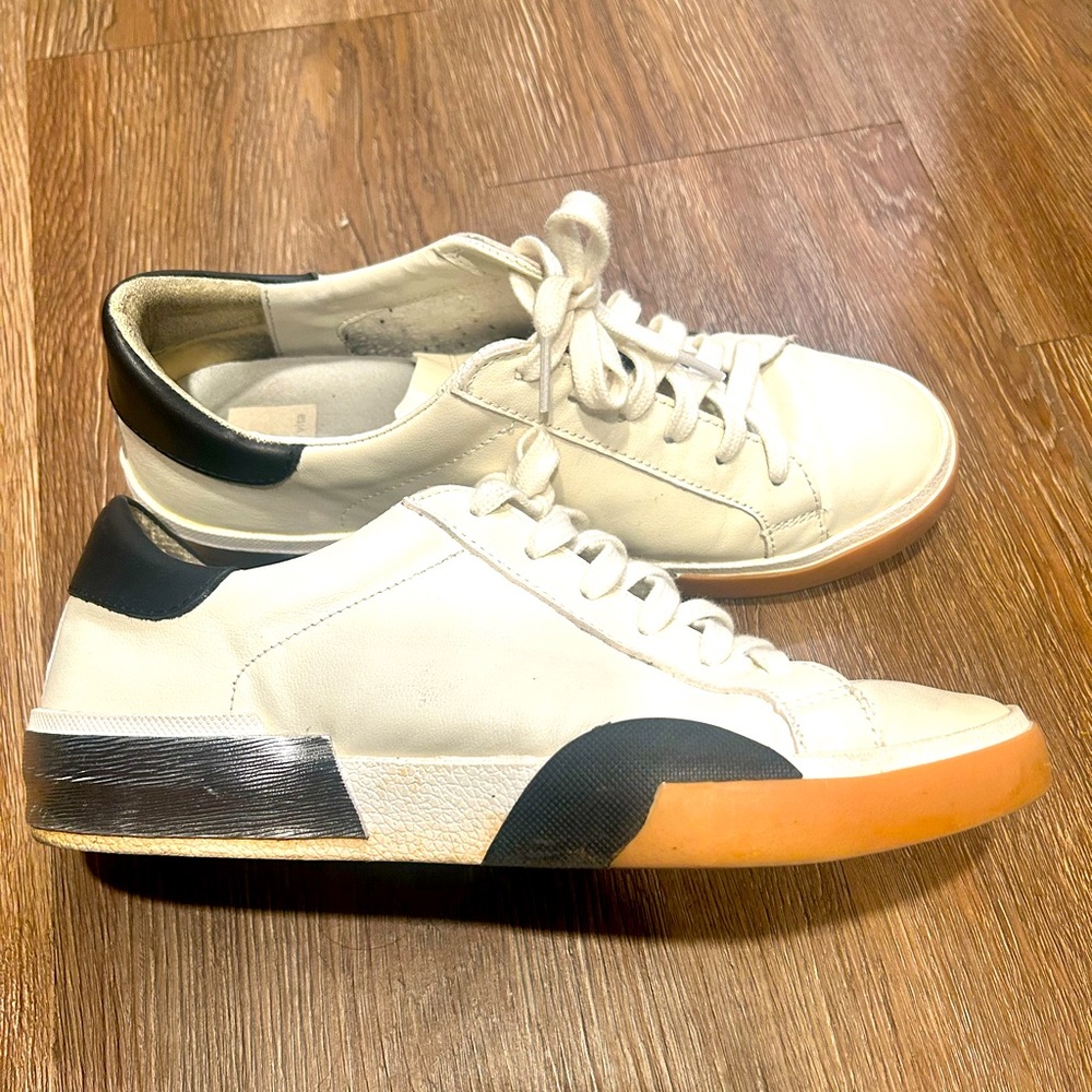 Dolce Vita Zina sneaker size 9.